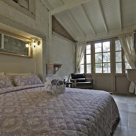 Lilyum - Tas Ev Bed & Breakfast