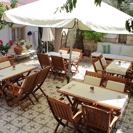 Lilyum - Tas Ev Bed & Breakfast