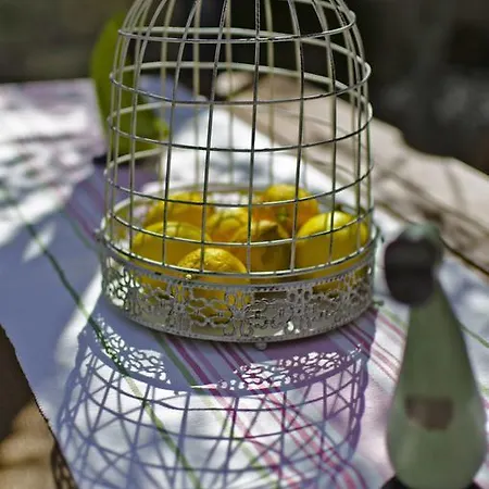 Bed & Breakfast Lilyum - Tas Ev Alaçatı