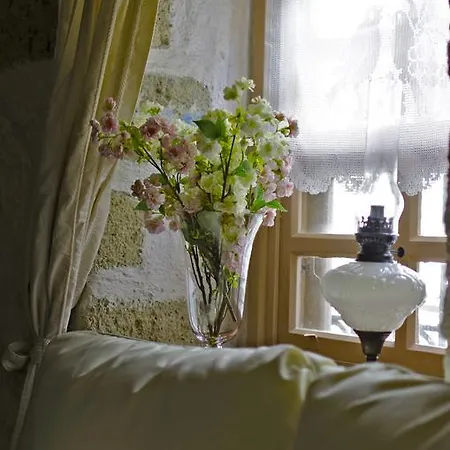 Lilyum - Tas Ev Alaçatı