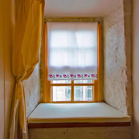 Lilyum - Tas Ev B&B 알라카티