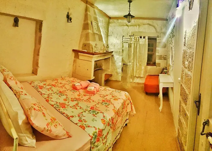 Lilyum - Tas Ev Alacati