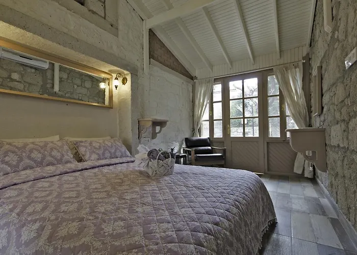 Lilyum - Tas Ev Panzió