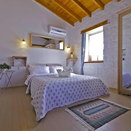 Lilyum - Tas Ev ベッド・アンド・ブレックファスト アラカティ