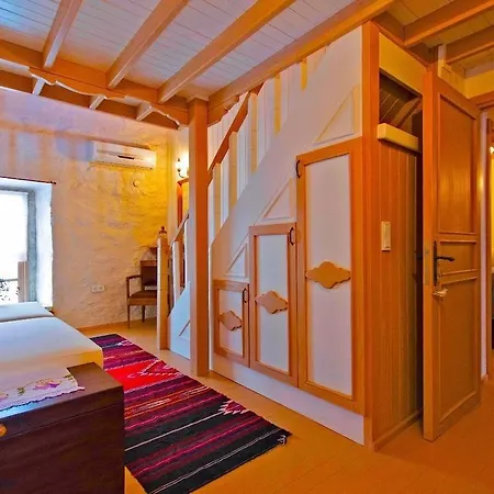 Bed & Breakfast Lilyum - Tas Ev 3*