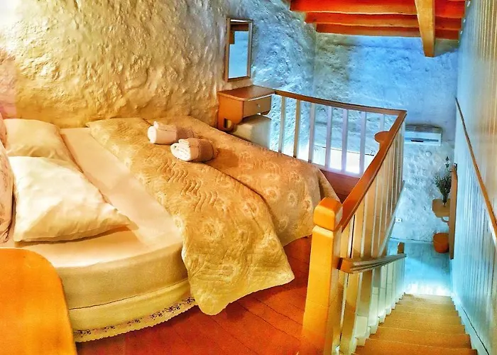 Lilyum - Tas Ev Nocleg ze śniadaniem 3*