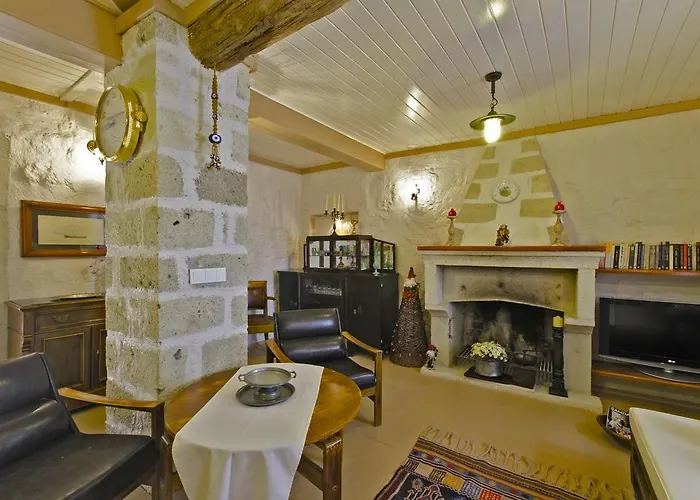 Lilyum - Tas Ev Nocleg ze śniadaniem 3*