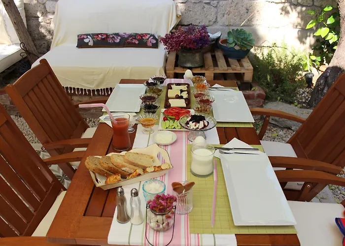 Lilyum - Tas Ev Nocleg ze śniadaniem Alaçatı