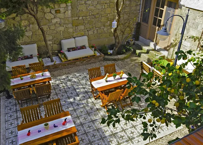 Lilyum - Tas Ev Bed & Breakfast 3*