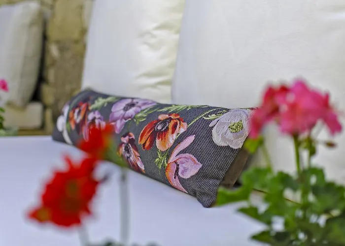 Lilyum - Tas Ev Nocleg ze śniadaniem 3*