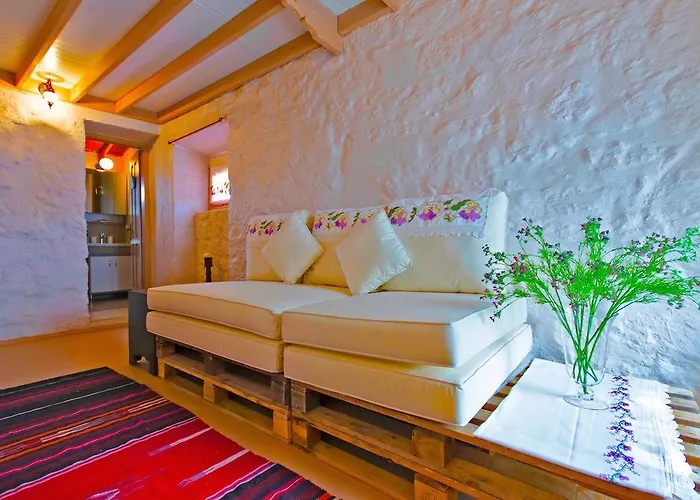 Lilyum - Tas Ev Alaçatı